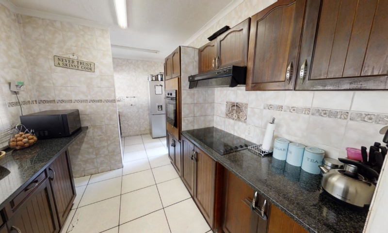 3 Bedroom House Noordwyk, Midrand (11)