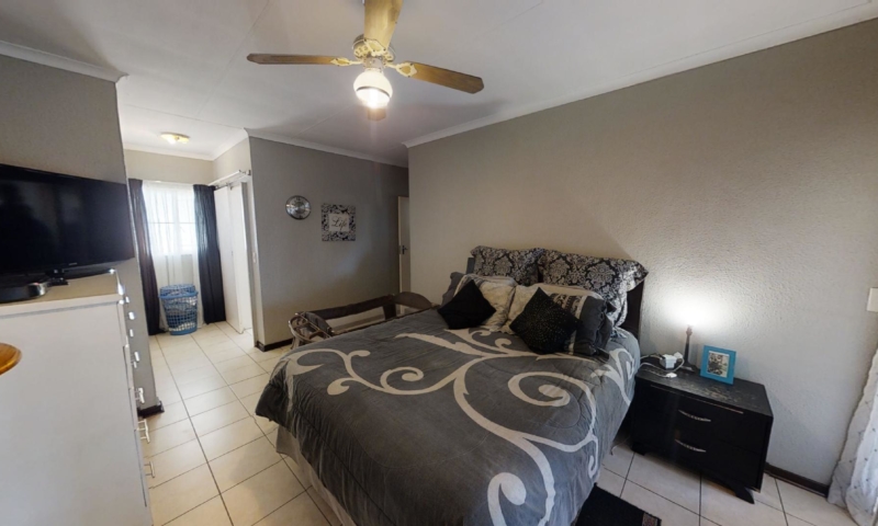 3 Bedroom House Noordwyk, Midrand (15)
