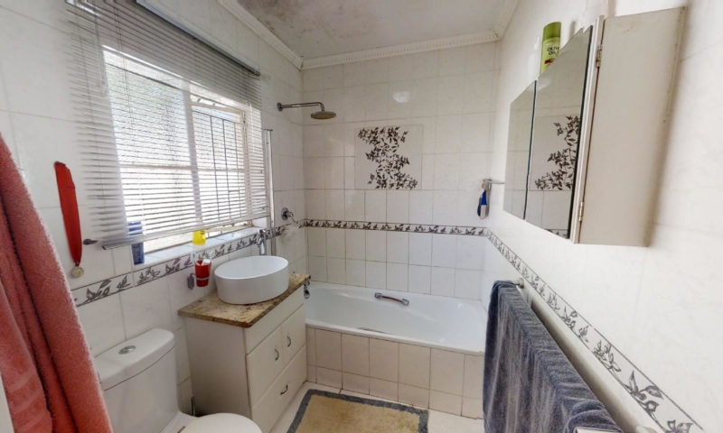 3 Bedroom House Noordwyk, Midrand (16)