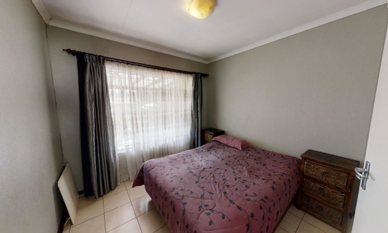 3 Bedroom House Noordwyk, Midrand (17)