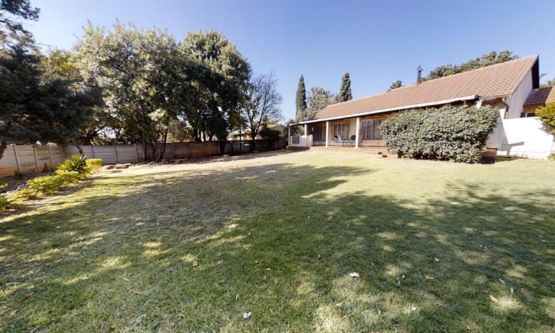 3 Bedroom House Noordwyk, Midrand (22)