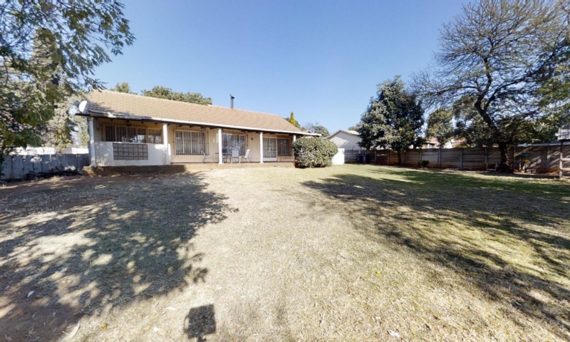 3 Bedroom House Noordwyk, Midrand (23)