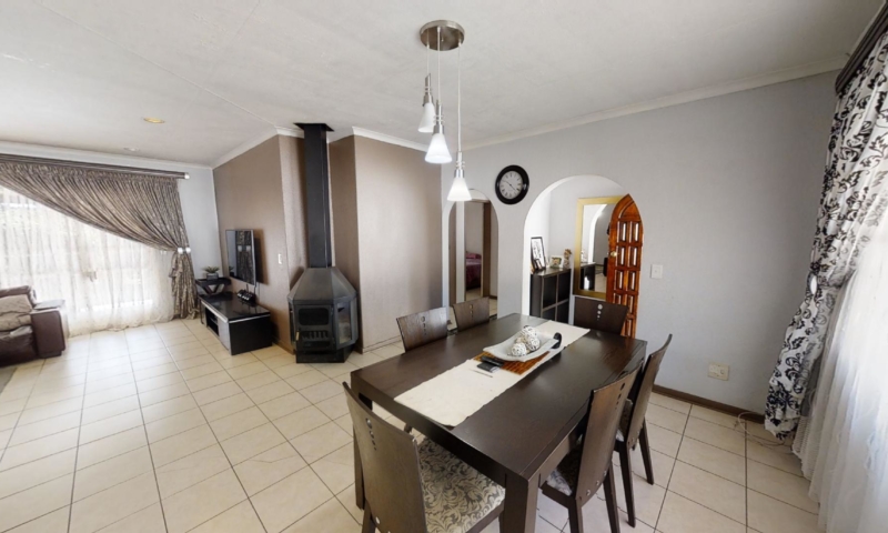 3 Bedroom House Noordwyk, Midrand (6)