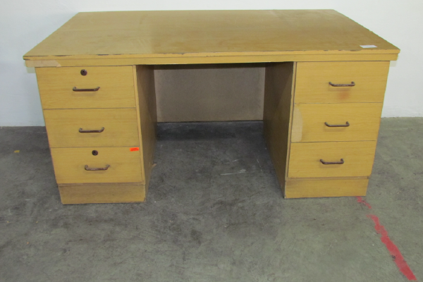 Warehouse Clearance Webcast Auction Movables (15)
