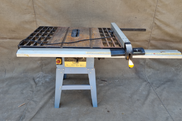 Warehouse Clearance Webcast Auction Movables (8)